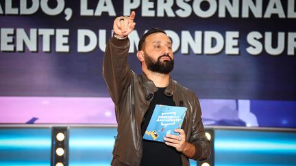 L'animateur Cyril Hanouna, sur le plateau de l'émission de C8 "Touche pas à mon poste", le 6 novembre 2018. (FRÉDÉRIC DUGIT / MAXPPP)