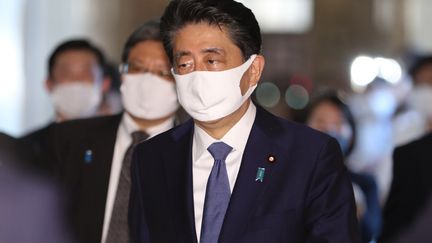 Le Premier ministre japonais Shinzo Abe, lors d'une réunio à Tokyo, le 28 août 2020. (MASANORI GENKO / YOMIURI)