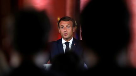 Emmanuel Macron, le 1er septembre 2020, lors d'une conférence de presse à Beyrouth, au Liban. (GONZALO FUENTES / AFP)