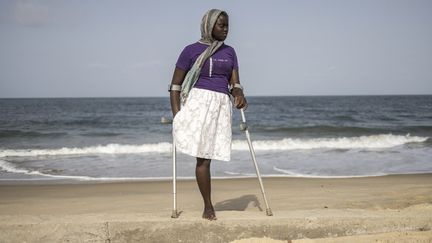 Le club qui a été créé dans le quartier de Sheku Turay par Mamoudi Samai, un pasteur, compte 70 membres dont une douzaine de femmes. Le pasteur gère toujours le club et soutient financièrement l'équipe et ses participants. Mais "vingt ans après la fin de la guerre, certains amputés se sentent inutiles et ne parviennent pas à s'en sortir dans la vie", déplore le pasteur. (JOHN WESSELS / AFP)