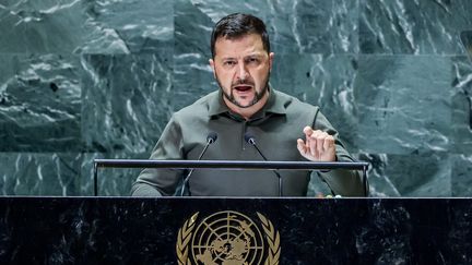 Le président ukrainien Volodymyr Zelensky, à la tribune de l'ONU, à New York (Etats-Unis), le 19 septembre 2023. (JUSTIN LANE / MAXPPP)