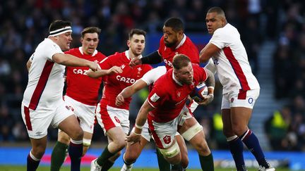 Les joueurs du pays de Galles et de l'Angleterre lors du match du tournoi des Six Nations, le 26 février 2022. (AFP)