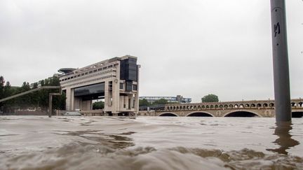  (Bercy, un ministère coupé du monde ? © MaxPPP)