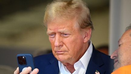 L'ex-président américain Donald Trump, le 5 mai 2024, à Miami (Floride). (CLIVE MASON / GETTY IMAGES NORTH AMERICA / AFP)