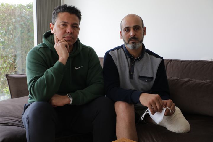 Manuel Martinez et Abdallah Lahlali, rescapés des attentats de Bruxelles, le 18 mars 2021 en banlieue de Bruxelles (Belgique). (VALENTINE PASQUESOONE / FRANCEINFO)