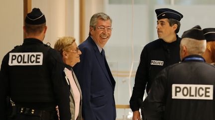 Isabelle et Patrick Balkany à leur procès en première instance pour fraude fiscale, à Paris, le 13 septembre 2019. (THOMAS SAMSON / AFP)