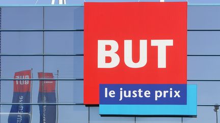 Le logo du magasin d'ameublement "But". Photo d'illustration. (BERTRAND BECHARD / MAXPPP)