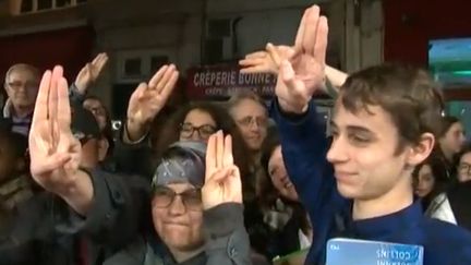 Hunger Games, le signe de ralliement des fans
 (Capture d&#039;écran/Culturebox)