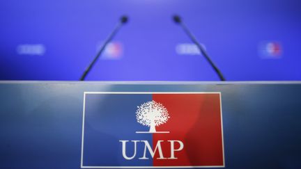 Les signataires du texte proposent d'organiser des primaires en octobre 2016, qui seraient ouvertes &agrave; toute la droite r&eacute;publicaine, jusqu'au MoDem de Fran&ccedil;ois Bayrou. (KENZO TRIBOUILLARD / AFP)