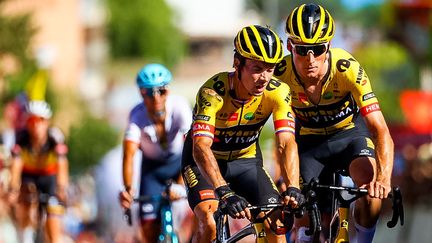 Primoz Roglic à l'arrivée de la 16e étape de la Vuelta à Tomares, le 6 septembre 2022. (DAVID PINTENS / BELGA MAG via AFP)