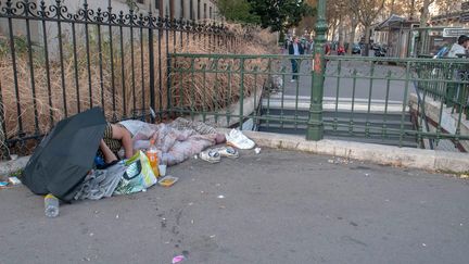 Les enfants sont très sensibilisés par la pauvreté dans la rue, mais c'est à l'école qu'ils disent l'avoir vraiment appréhendée (Photo d'illustration) (MAXPPP)