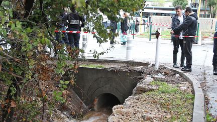 Deux &eacute;tudiants ont &eacute;t&eacute; emport&eacute;s dans ce conduit long de 800 m&egrave;tres vendredi 26 octobre, &agrave; La Garde, dans le Var. (PATRICK BLANCHARD / MAXPPP)