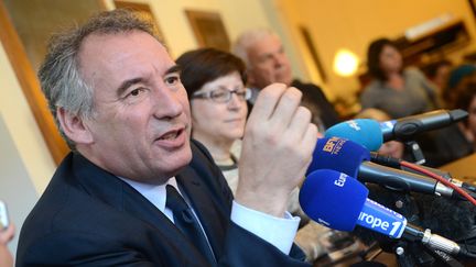 Fran&ccedil;ois Bayrou annonce sa&nbsp;candidature aux municipales, &agrave; Pau (Pyr&eacute;n&eacute;es-Atlantiques), le 7 novembre 2013. (MEHDI FEDOUACH / AFP)