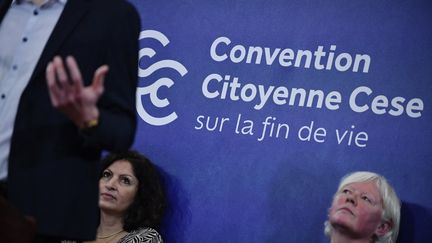 Une réunion de la convention citoyenne sur la fin de vie, à Paris, le 2 avril 2023. (JULIEN DE ROSA / AFP)