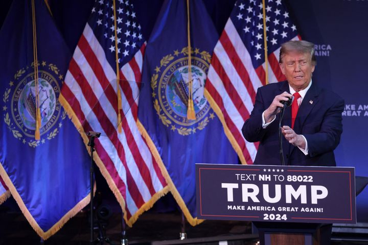 Donald Trump during a meeting in Rochester, New Hampshire (United States), January 21, 2024. (ALEX WONG / GETTY IMAGES NORTH AMERICA / AFP)