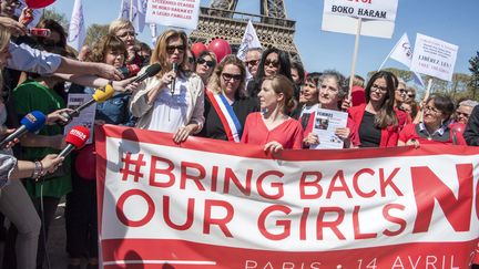 Tr&egrave;s peu de personnes se sont rendues &agrave; la manifestation &agrave; Paris en soutien aux lyc&eacute;ennes enlev&eacute;es par Boko Haram le 14 avril 2014. (CITIZENSIDE/YANN KORBI / CITIZENSIDE.COM)