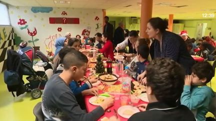 Social : un repas de Noël pour rassembler les familles