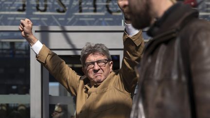 Jean-Luc Mélenchon à son arrivée au Palais de justice de Bobigny, le 19 septembre 2019.&nbsp; (CLEMENCE CURTY / AFP)