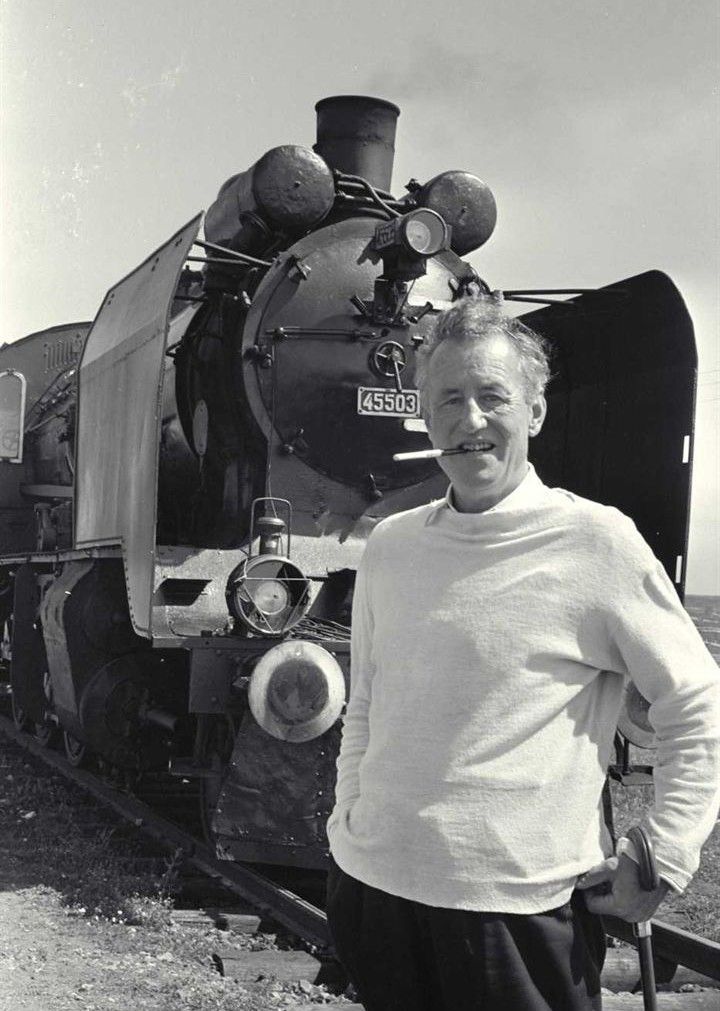 Ian Fleming sur le tournage de "Bons baisers de Russie" (1963) de Terrence Young
 (United Artists)