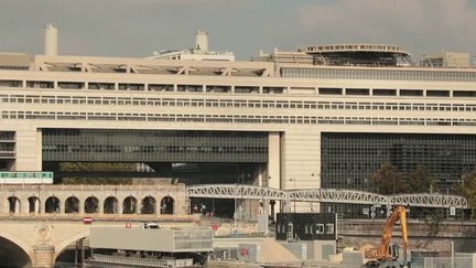 Fonds de solidarité : des travailleurs indépendants attendent toujours de toucher leur aide (France 2)