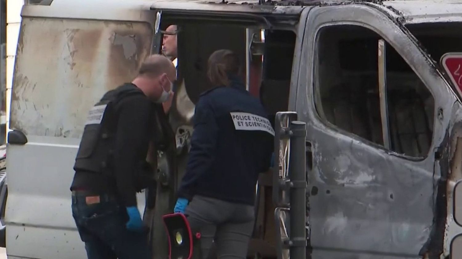 an armored cash transport van attacked in the city center