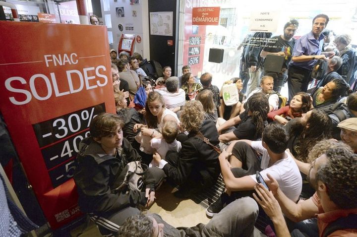 Les intermittents occupent la FNAC d'Avignon
 (BORIS HORVAT/AFP)