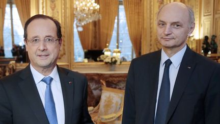 Le pr&eacute;sident de la R&eacute;publique, Fran&ccedil;ois Hollande, et le pr&eacute;sident du Haut conseil aux finances publiques et de la Cour des comptes, Didier Migaud, le 11 f&eacute;vrier 2013 &agrave; l'Elys&eacute;e. (JACQUES DEMATHON / REUTERS)