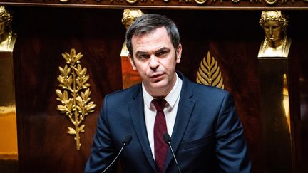 Le ministre de la Santé Olivier Véran lors des débats sur le pass vaccinal à l'Assemblée nationale, à Paris, le 3 janvier 2022.&nbsp; (XOSE BOUZAS / HANS LUCAS / AFP)