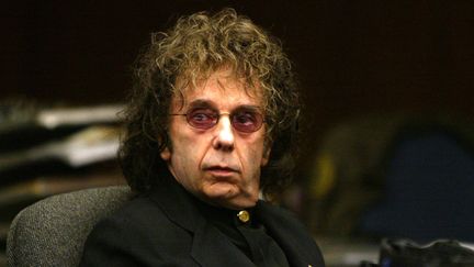 Le producteur de musique Phil Spector&nbsp;lors de son procès pour le meurtre par balle de l'actrice Lana Clarkson,&nbsp;le 17 février 2004 à Alhambra en Californie. (POOL / POOL / AFP)