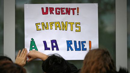 In Seine-Saint-Denis, 187 minors spent the night outside on August 12. (VALENTINE CHAPUIS / AFP)