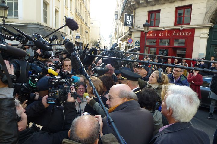 Arrivée de Lydie Salvayre au restaurant Drouant pour son Goncourt
 (Laurence Houot / Culturebox)