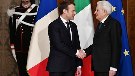 Le président de la République Emmanuel Macron et son homologue italien Sergio Mattarella en janvier 2018.&nbsp; (VINCENZO PINTO / AFP)