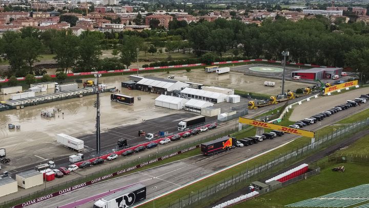 L'hippodrome d'Imola a été inondé le 18 mai 2023, provoquant l'annulation du Grand Prix de Formule 1 d'Émilie-Romagne, prévu dimanche. (STRINGER / AFP)