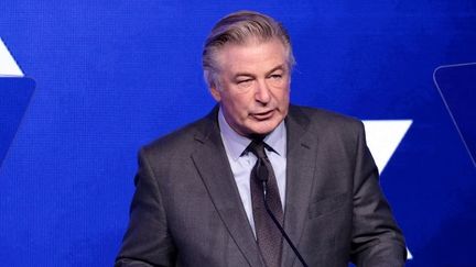 Alec Baldwin, le 9 décembre 2021 à New York (Etats-Unis). (DIMITRIOS KAMBOURIS / GETTY IMAGES NORTH AMERICA / AFP)