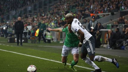 A l'image de Paul Pogba devant Jorden Veretout, Manchester United a dominé les Verts (BENJAMIN CREMEL / BENJAMIN CREMEL)