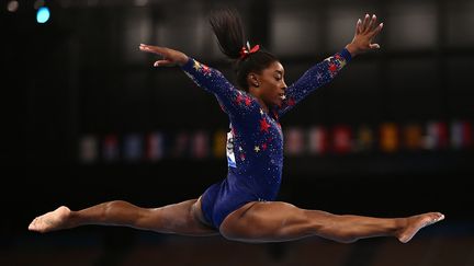 Simone Biles lors des Jeux olympiques de Tokyo, le 25 juillet 2021. (LOIC VENANCE / AFP)