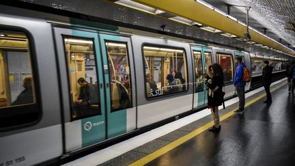 Le métro à Paris, le 5 novembre 2019. (MAGALI COHEN / HANS LUCAS / AFP)