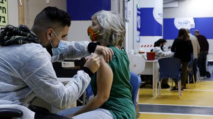 Vaccin contre le Covid-19 : premiers effets de la campagne intensive en Israël