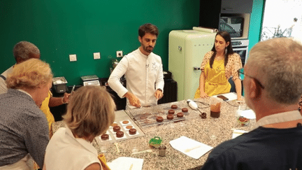 Le plus grand salon de la pâtisserie s’est installé au Parc Floral de Paris, preuve d’une passion française qui s’est encore accentuée, car démocratisée. Il y a bien sûr les professionnels, mais aussi de plus en plus d’amateurs qui flirtent avec l’excellence. (France 2)