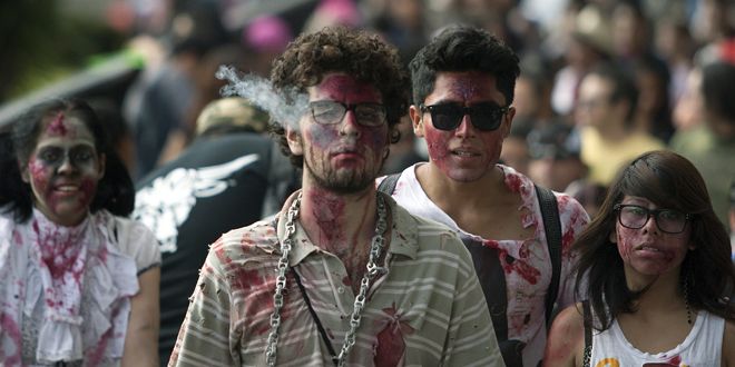 Maquillage sanguinolent pour la 7e Marche des Zombies de Mexico
 (Alfredo Estrella / AFP)