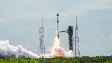 Une fusée Falcon 9 de SpaceX transportant le vaisseau spatial Dragon de la société est lancée dans le cadre de la mission SpaceX Crew-9 de la NASA vers la Station spatiale internationale avec à son bord l'astronaute de la NASA Nick Hague et le cosmonaute de Roscosmos Aleksandr Gorbunov, le samedi 28 septembre 2024. (HANDOUT / GETTY IMAGES NORTH AMERICA)