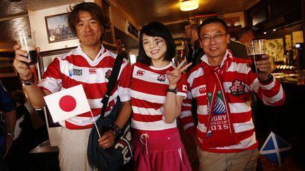 Des supporters japonais dans un pub &agrave; Gloucester&nbsp;(Royaume-Uni), le 23 septembre 2015. (REUTERS)