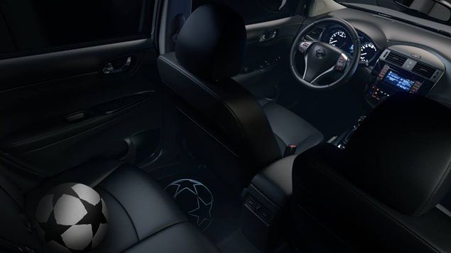 &nbsp; (Intérieur de la Pulsar © Nissan)