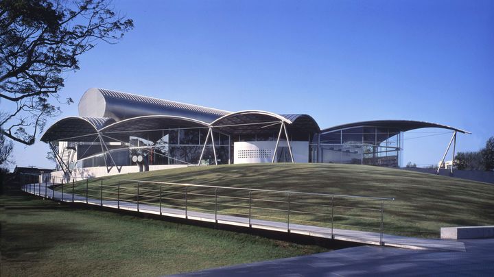 Le mus&eacute;e municipal de Yatsushiro (Japon) a &eacute;t&eacute; achev&eacute; en 1991. Il s'agit de la premi&egrave;re commande pass&eacute;e au cabinet Toyo Ito and Associates. (TOMIO OHASI / AP / SIPA)