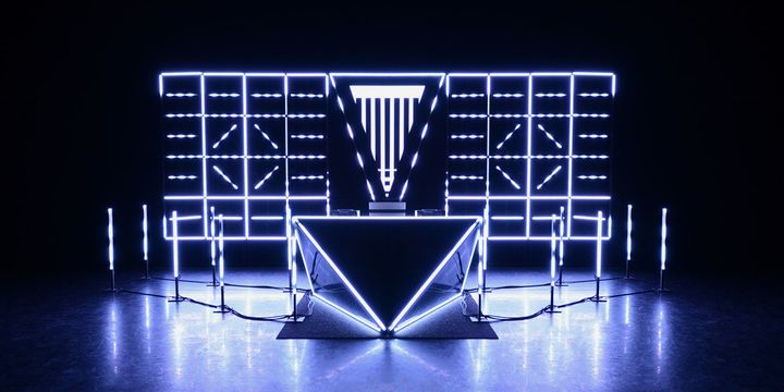 OX est une installation lumineuse prévue pour des concerts ou des performances musicales. Composée d'un écran LED principal et de 136 LED RVB, elle a déjà été utilisée au Palais de Tokyo (Paris).
 (Romain Tardy)