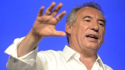 Fran&ccedil;ois Bayrou&nbsp;lors de la cl&ocirc;ture de l'universit&eacute; de rentr&eacute;e du MoDem &agrave; Guidel (Morbihan), le 21 septembre 2014. (FRED TANNEAU / AFP)