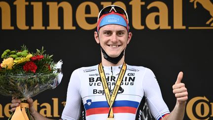 Le Slovène a su se montrer plus solide et s'offre une victoire de prestige sur le Tour de France ! Le vainqueur du jour s'empare également du maillot à pois ! Jasper Stuyven et Magnus Cort Nielsen complètent le podium !