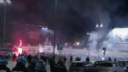 Italie : affrontements en opposition au couvre-feu