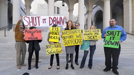 &nbsp; (Des habitants ont déjà manifesté à plusieurs reprises, ici le 1er décembre devant le Conseil de la ville de Los Angeles © Reuters / Gus Ruelas)