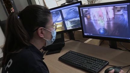 Confinement : le recours à la vidéosurveillance pour s'assurer du respect des règles. (FRANCE 3)